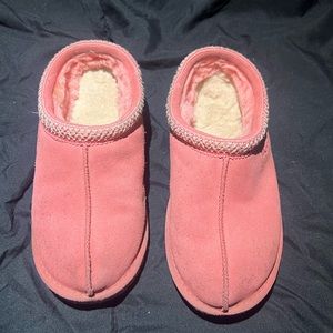 Girls Size 5 Pink Ugg Slippers